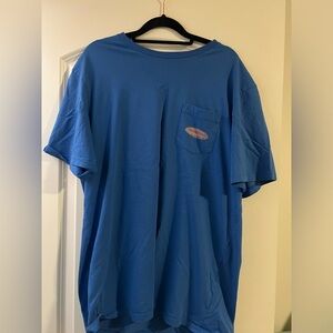 Blue Vineyard Vines T shirt!
